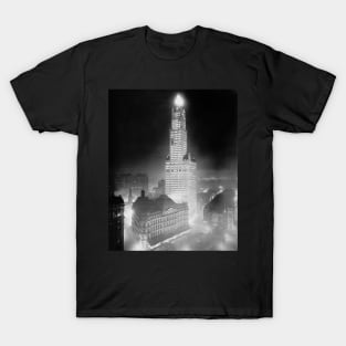 Woolworth Building at Night, 1920. Vintage Photo T-Shirt